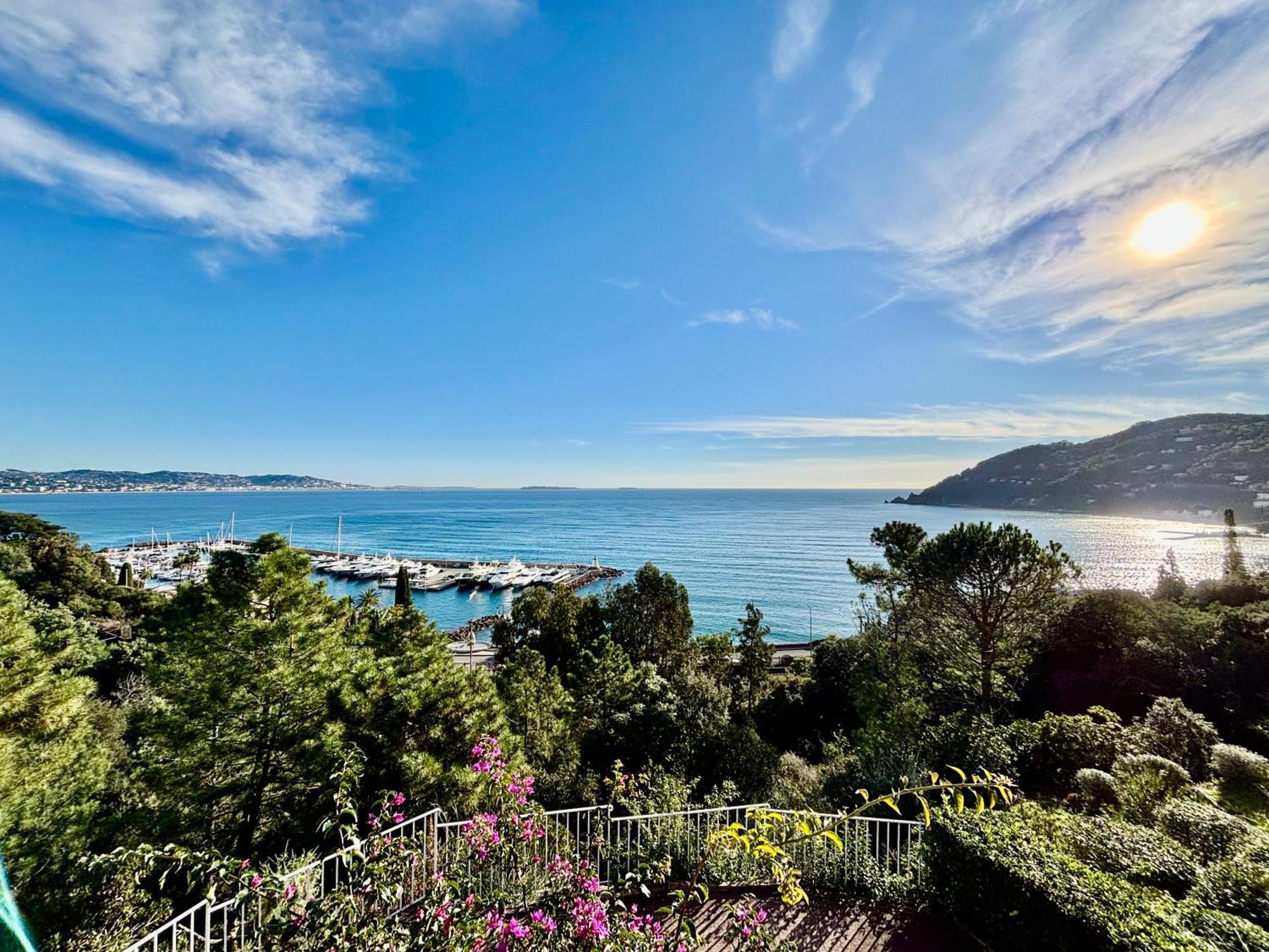 Magnifiques Appartements Vue Mer Panoramique Theoule-sur-Mer Exterior photo